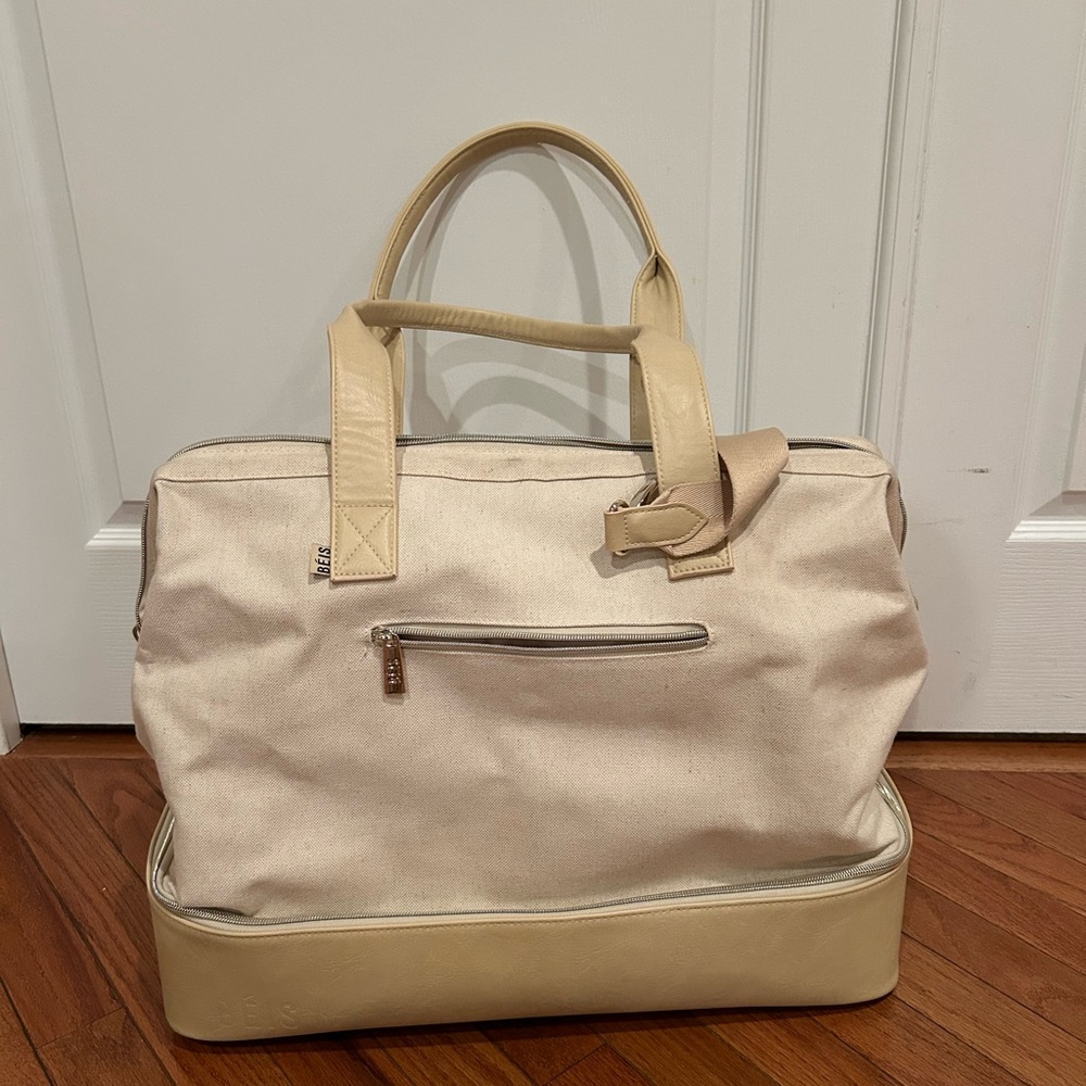 Beis The Weekender Bag in Beige